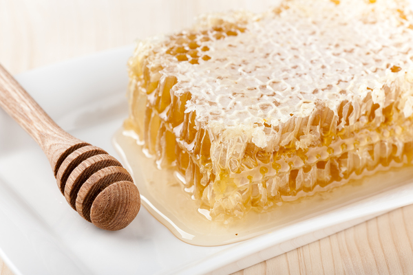 raw honey with comb
