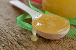 Why does pure raw honey crystallize ?